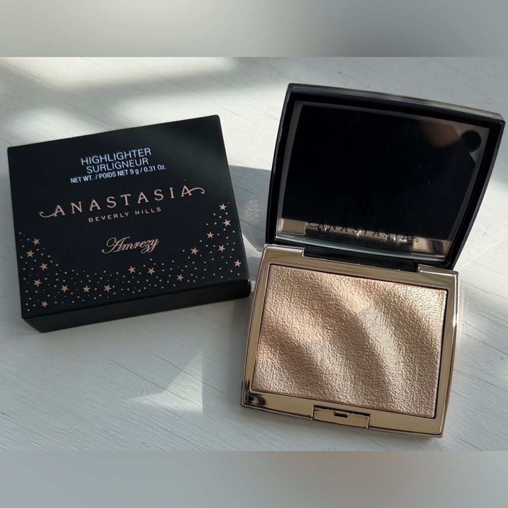 ANASTASIA BEVERLY HILLS X AMREZY HIGHLIGHTER